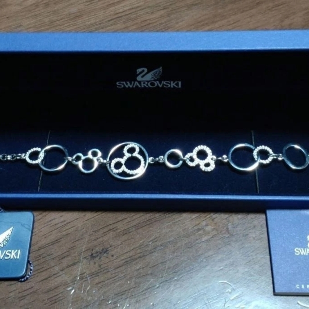Swarovski Silver Bracelet with Circular Crystal Design